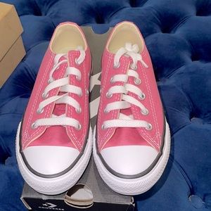 BRAND NEW YOUTH PINK CONVERSE … NEVER WORN